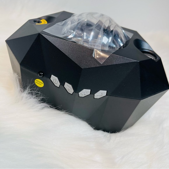 NWT Aurora Lights Star Projector with Remote Control Bluetooth Music Speaker - Picture 10 of 11